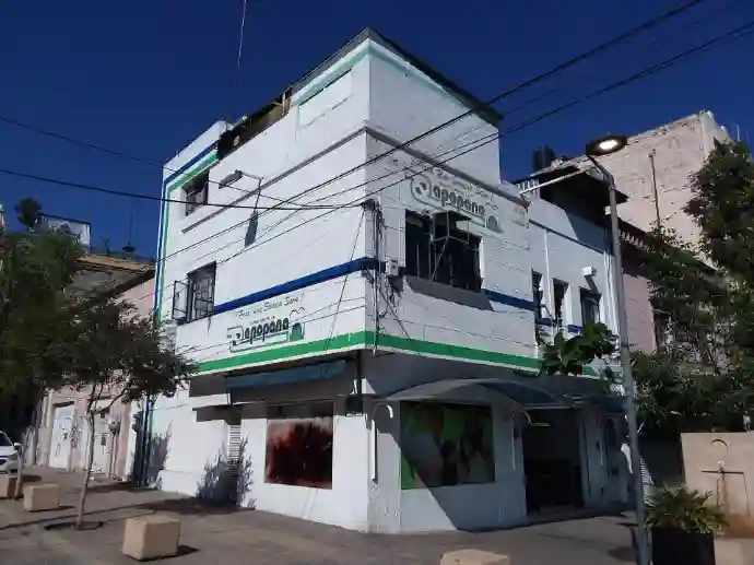 Fachada Alcalde y Angulo Dental la Zapopana